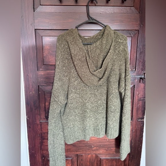 Oversized Wool-blend Sweater with Hood - Picture 3 of 5